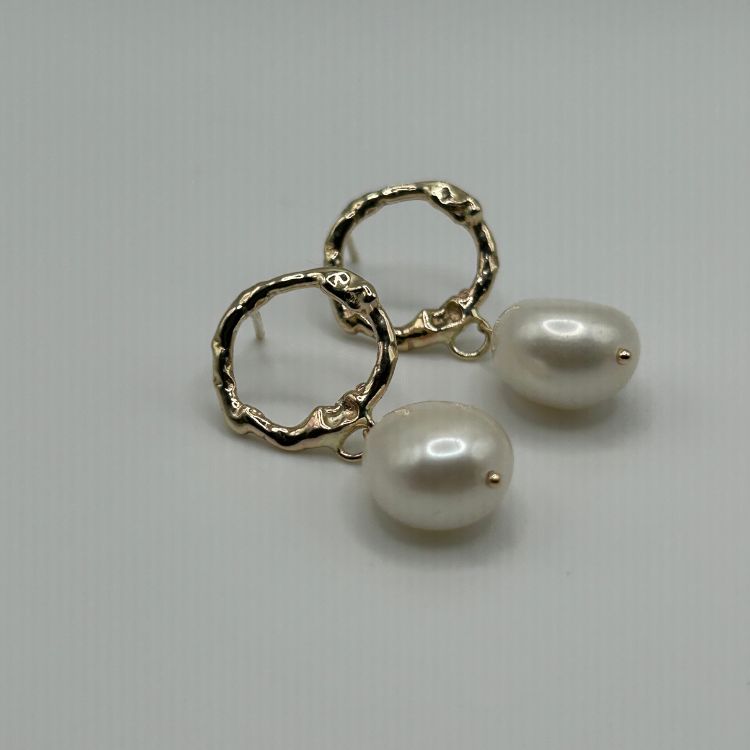 Halo Gold Studs 18ct with Pearls