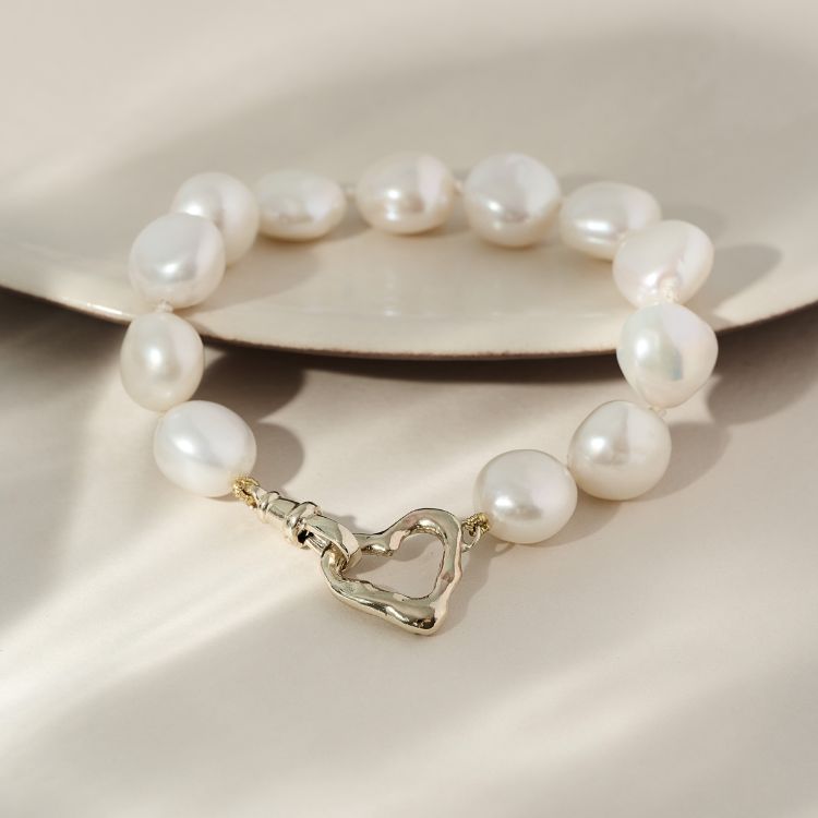 Molten Heart 18ct Gold and Pearl Bracelet