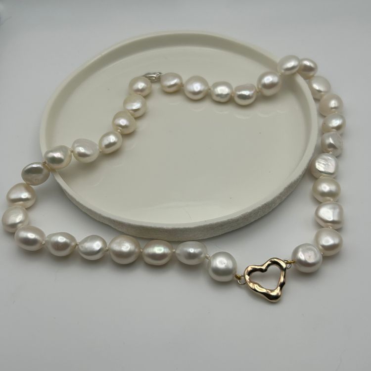 Cultured pearl and 9ct gold Molten Heart Choker