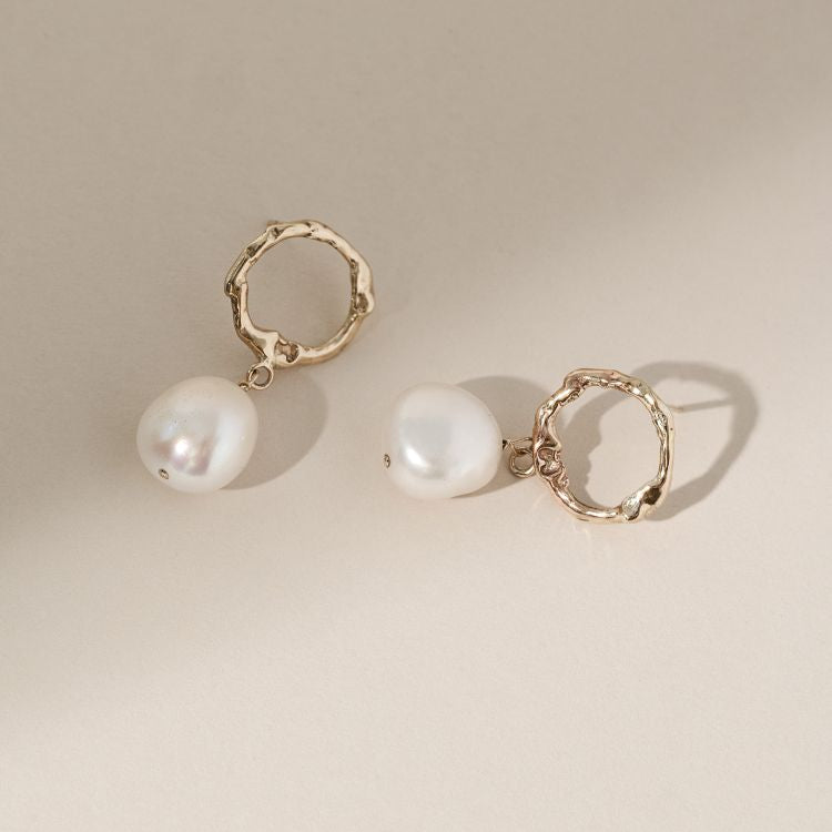 Molten Halo 9ct Gold Pearl Drop Earrings