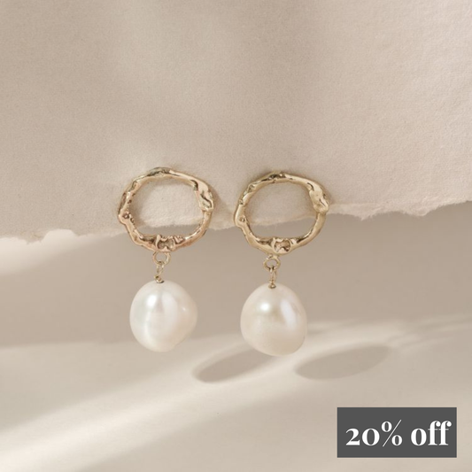 Molten Halo 9ct Gold Studs with Pearls