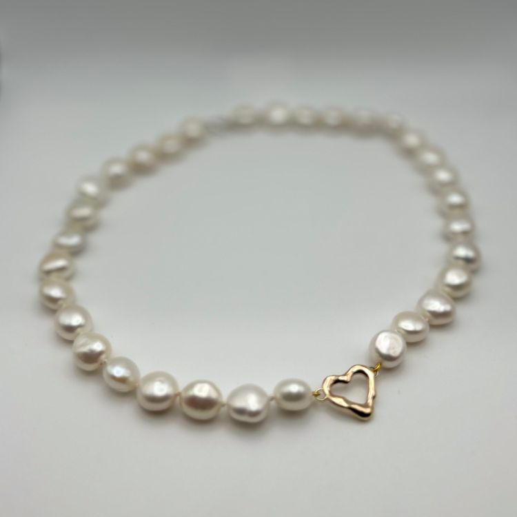 Cultured Pearl and 9ct Gold Molten Heart Choker