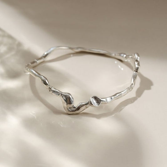 Wiggle molten bangle