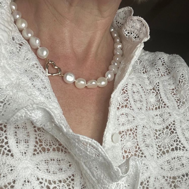 Cultured Pearl and 9ct Gold Molten Heart Choker
