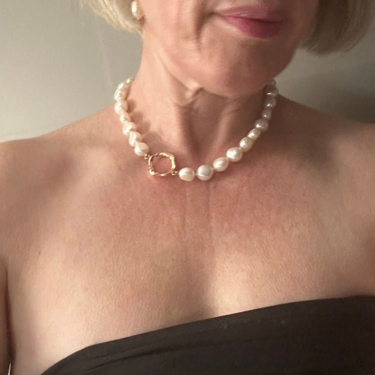 Pearl Choker with 18ct Gold Halo