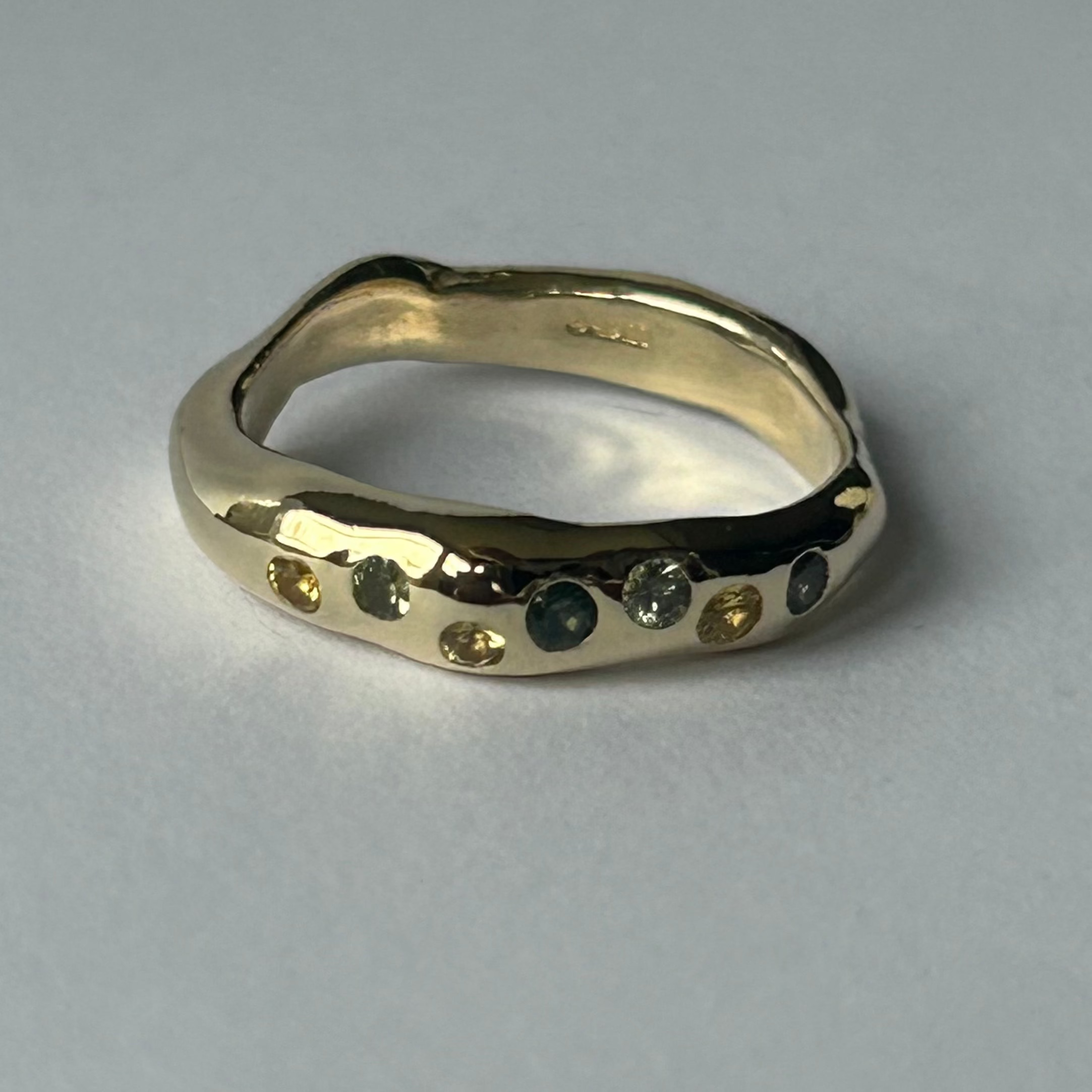 18 Carat Gold Sapphire Ring - Slim Molten - Multiple Stones