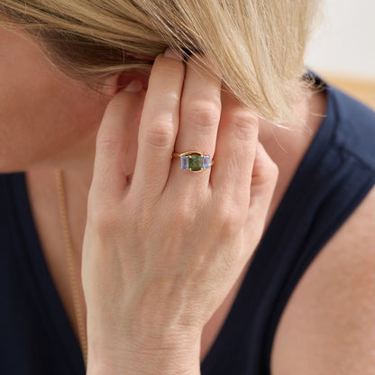 Harlequin Trilogy Cornflower Blue and Green Sapphire 18ct Gold Ring