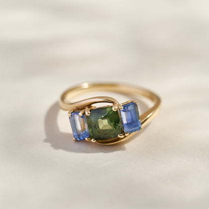 Harlequin Trilogy Cornflower Blue and Green Sapphire 18ct Gold Ring
