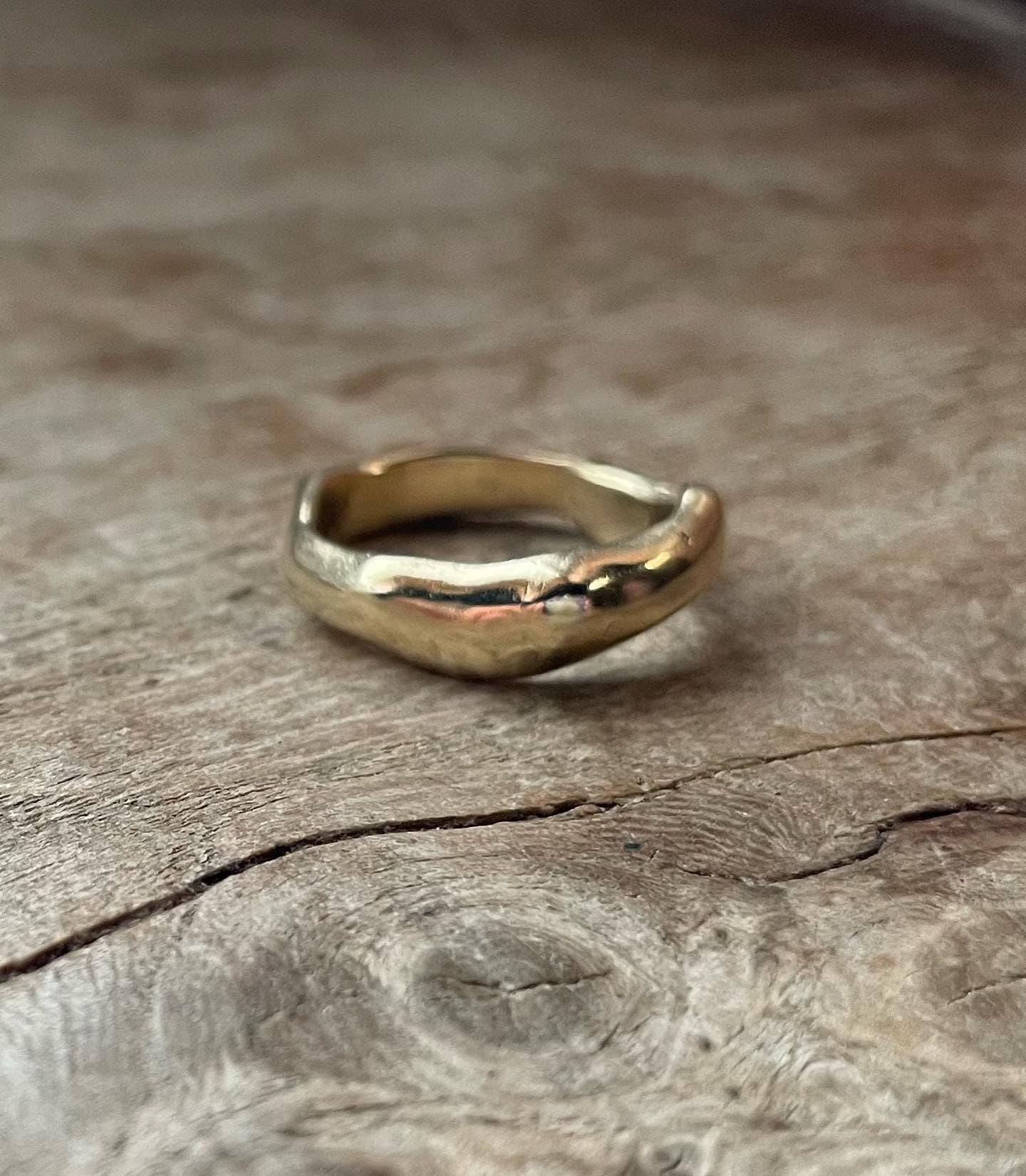9ct Gold Molten ring - Small