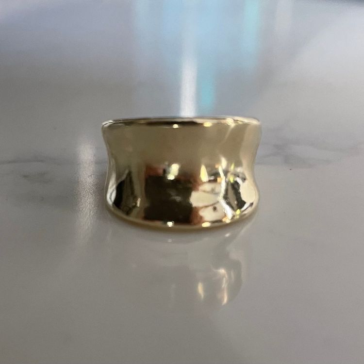 9ct Gold Brushed Saddle ring