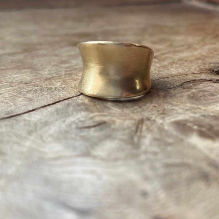 9ct Gold Brushed Saddle ring