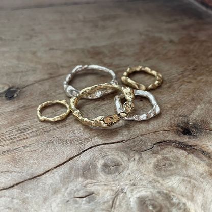 Medium 9ct Gold Molten Halo Necklace